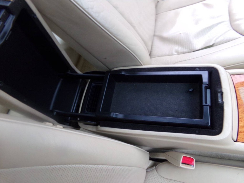 2005 Lexus LS 430 Image 35