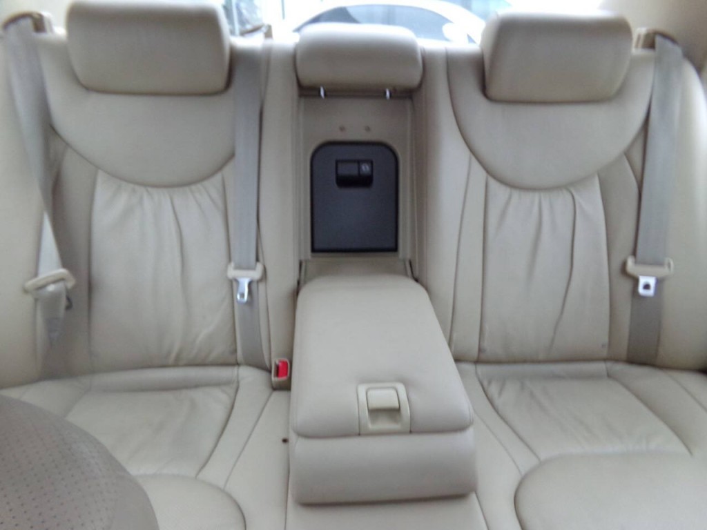 2005 Lexus LS 430 Image 39
