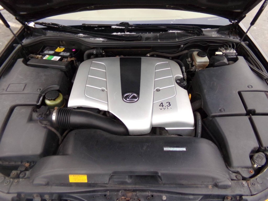 2005 Lexus LS 430 Image 41