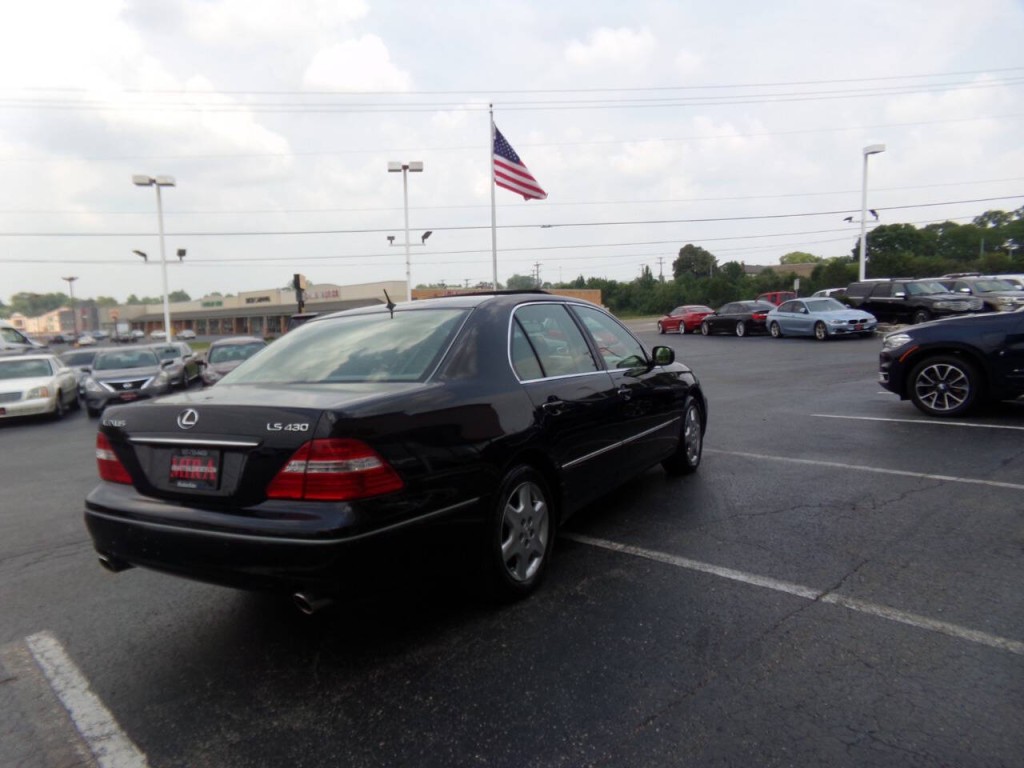 2005 Lexus LS 430 Image 6