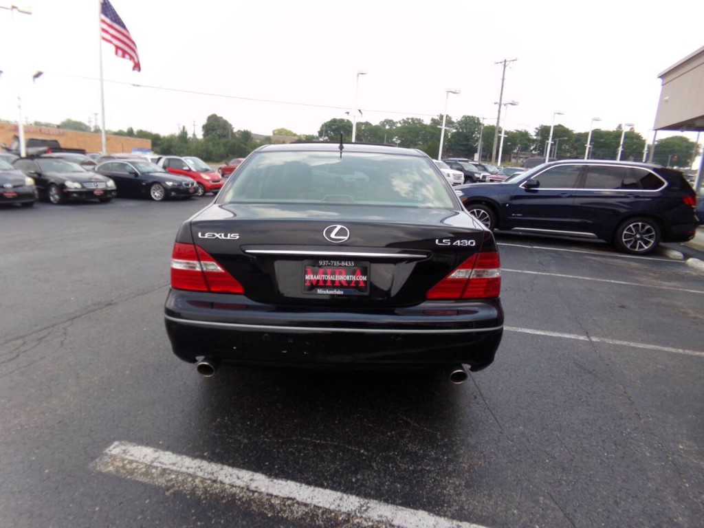 2005 Lexus LS 430 Image 7