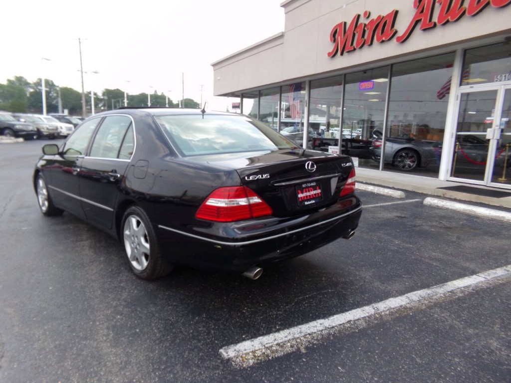 2005 Lexus LS 430 Image 8
