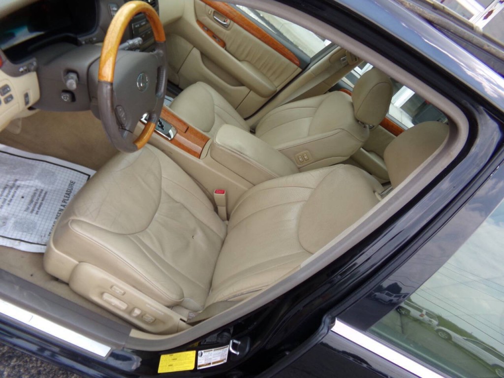 2005 Lexus LS 430 Image 11