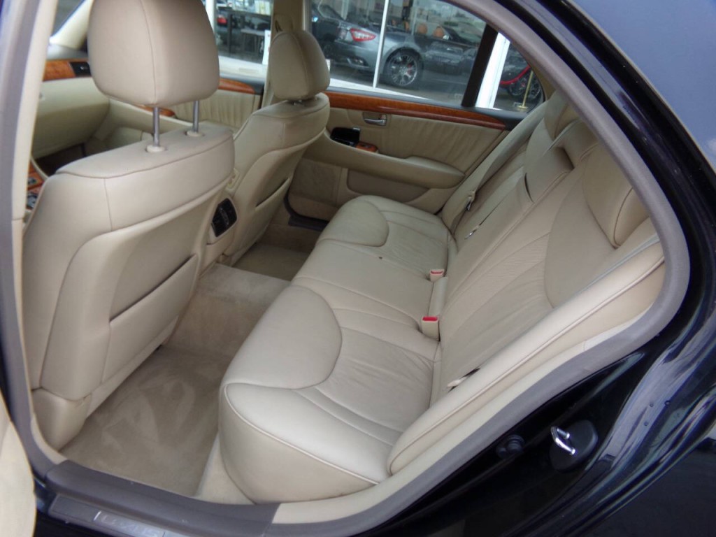 2005 Lexus LS 430 Image 13