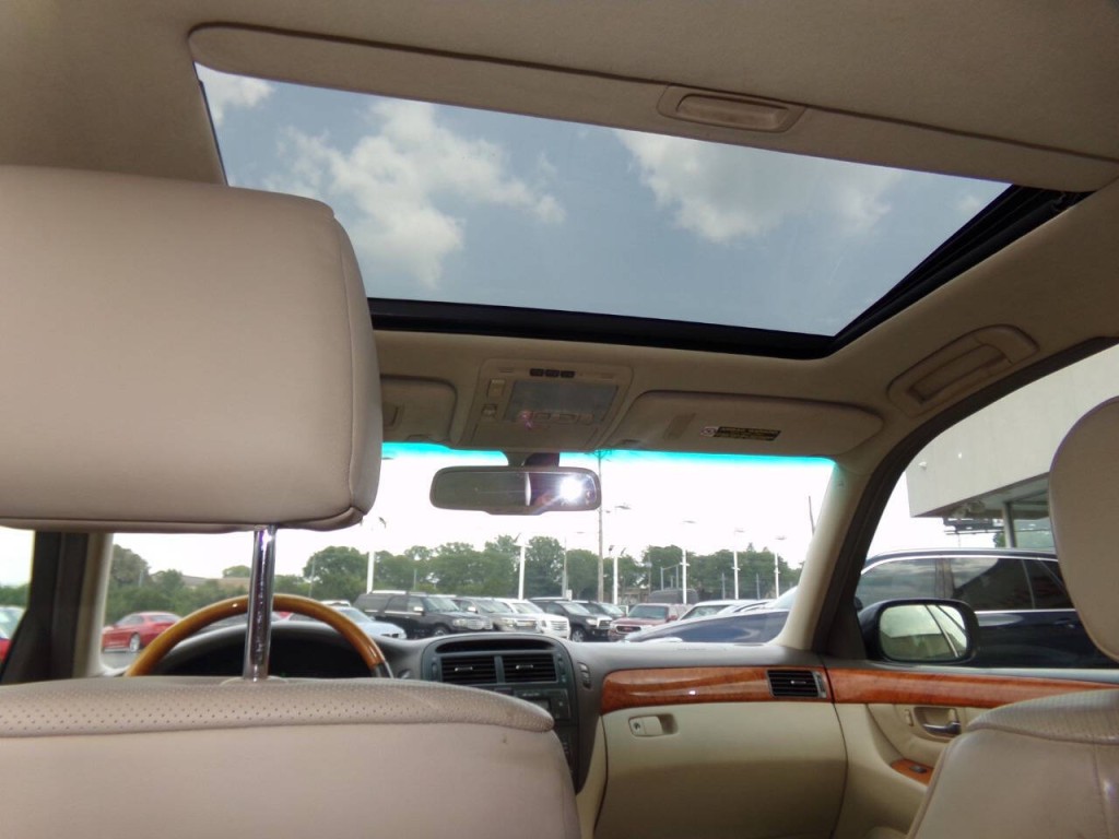 2005 Lexus LS 430 Image 17