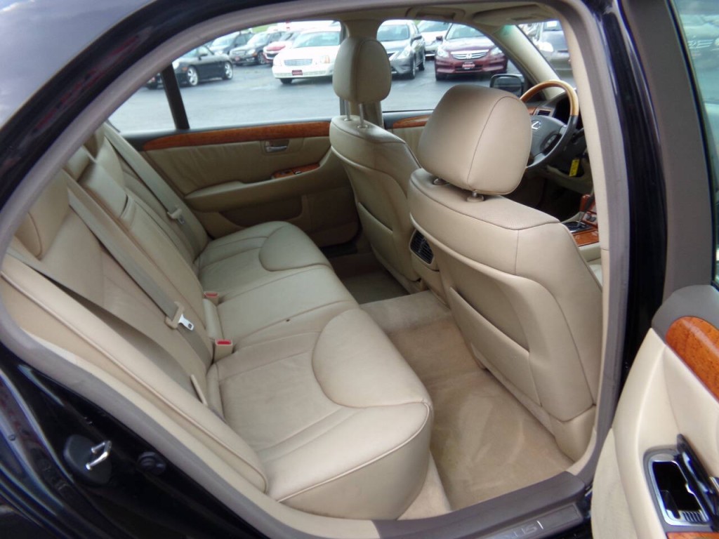 2005 Lexus LS 430 Image 20