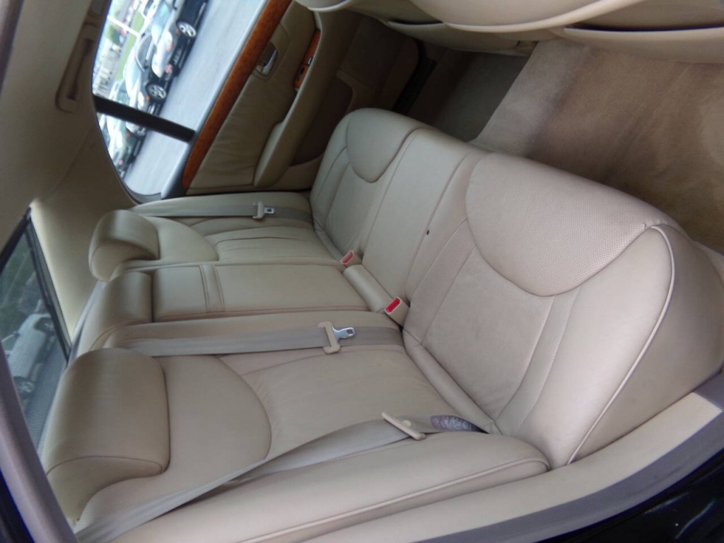 2005 Lexus LS 430 Image 21