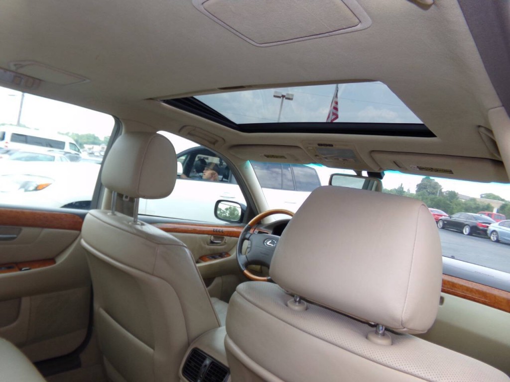 2005 Lexus LS 430 Image 23