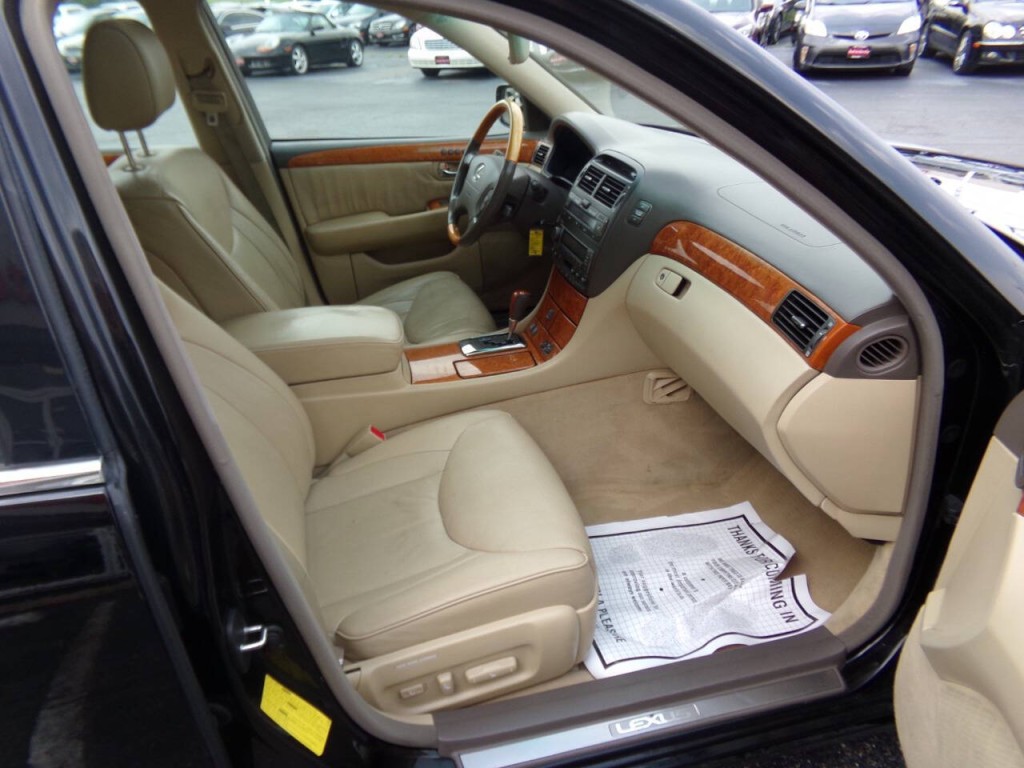 2005 Lexus LS 430 Image 26