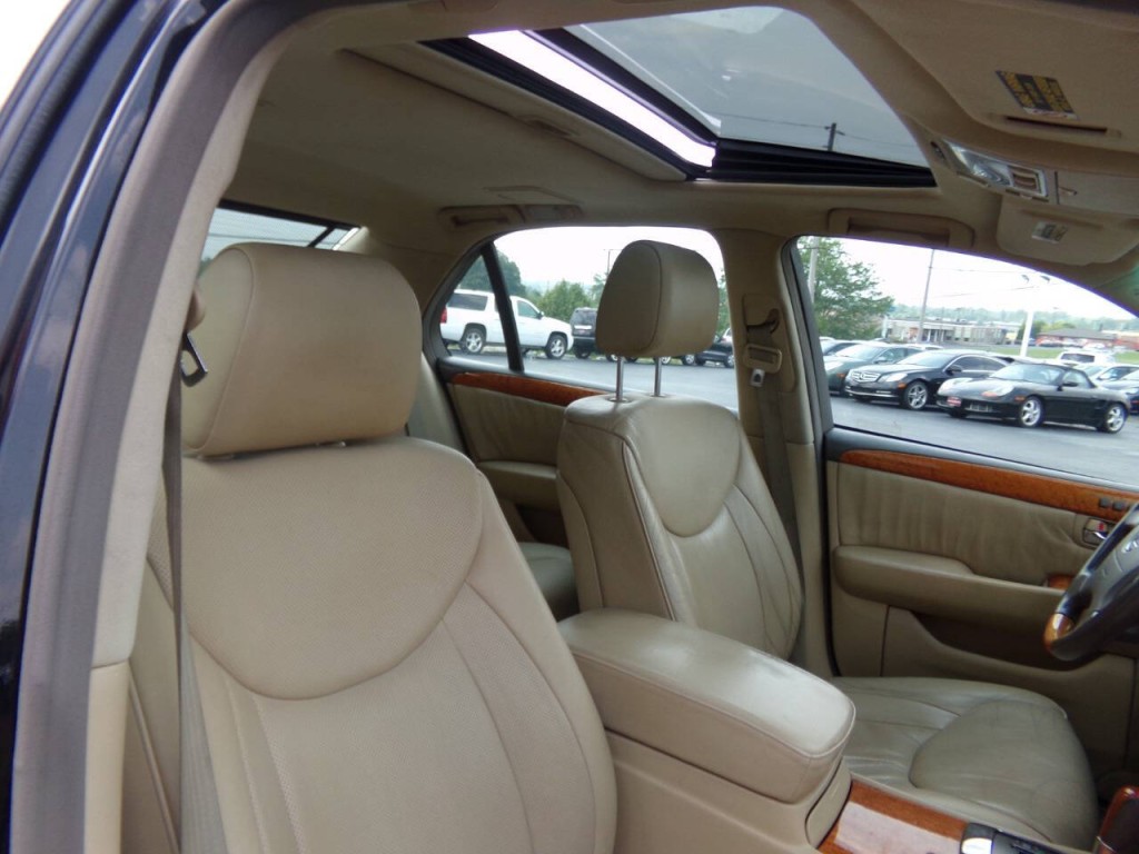 2005 Lexus LS 430 Image 28