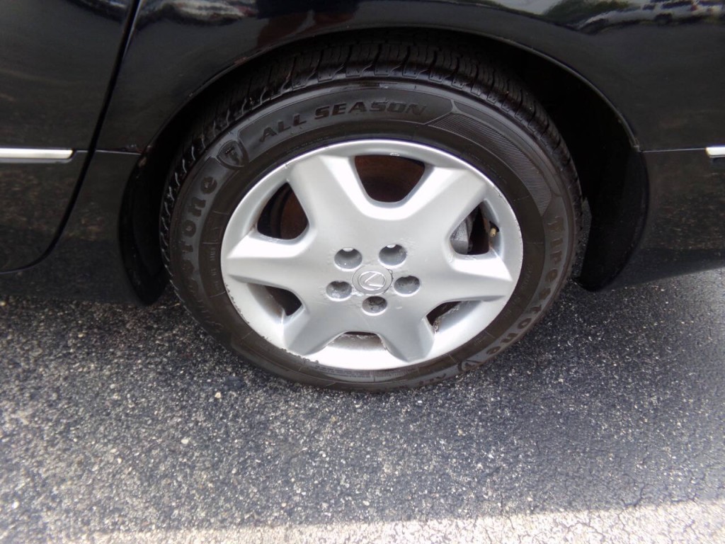 2005 Lexus LS 430 Image 36