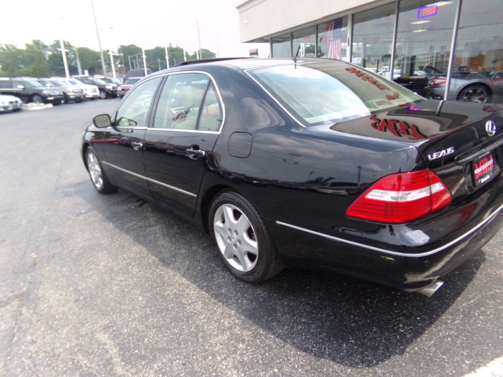 2005 Lexus LS 430 Image 37