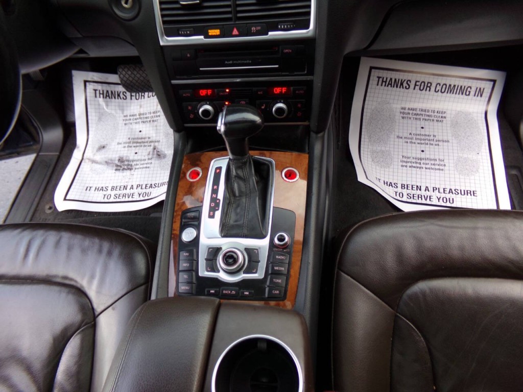 2015 Audi Q7 Image 24