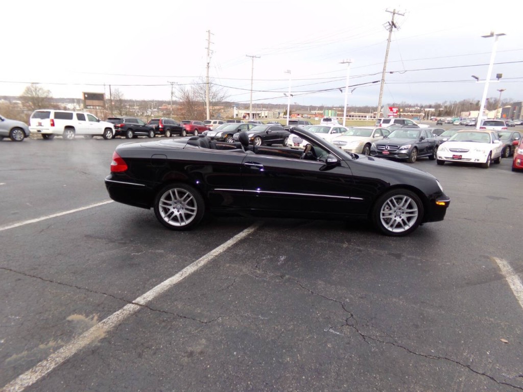 2009 Mercedes-Benz CLK-Class Image 6