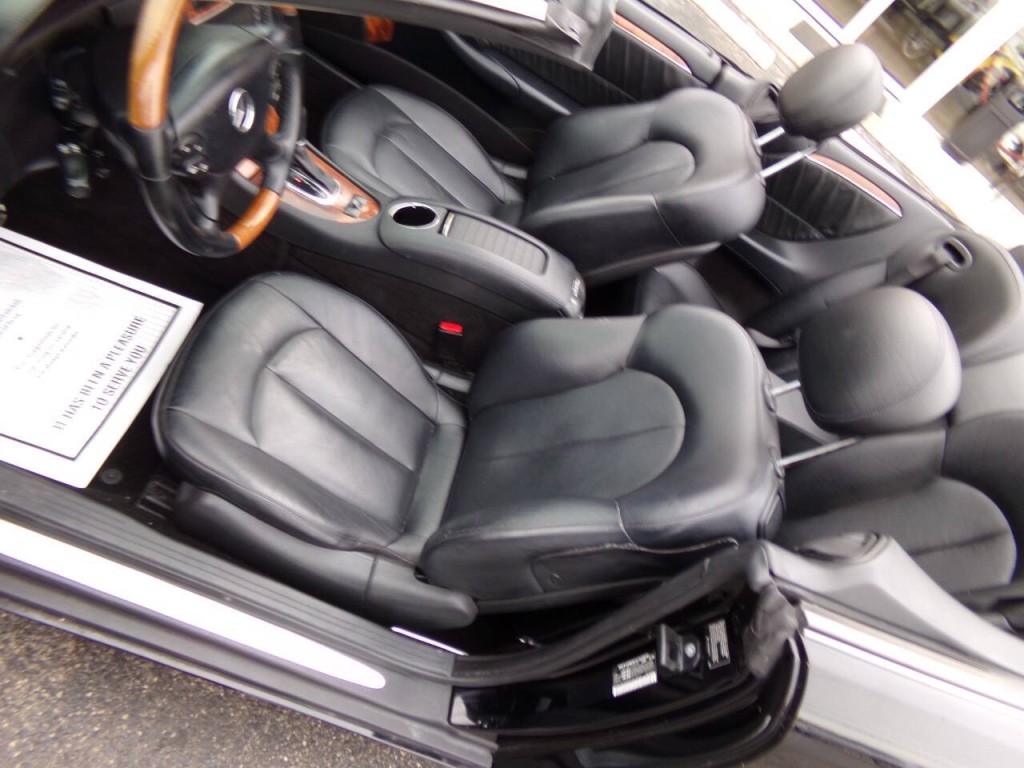 2009 Mercedes-Benz CLK-Class Image 11