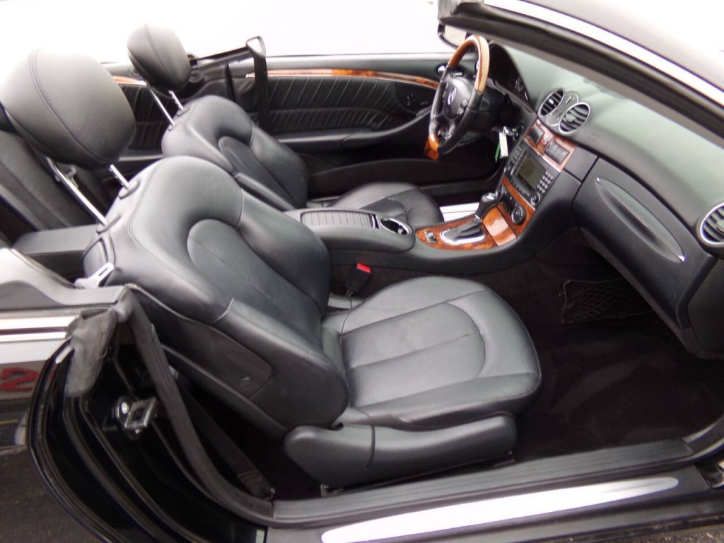 2009 Mercedes-Benz CLK-Class Image 14