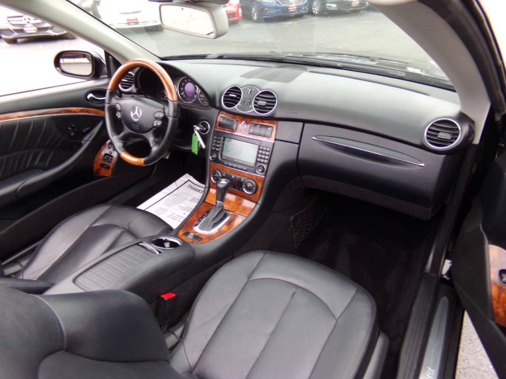 2009 Mercedes-Benz CLK-Class Image 17