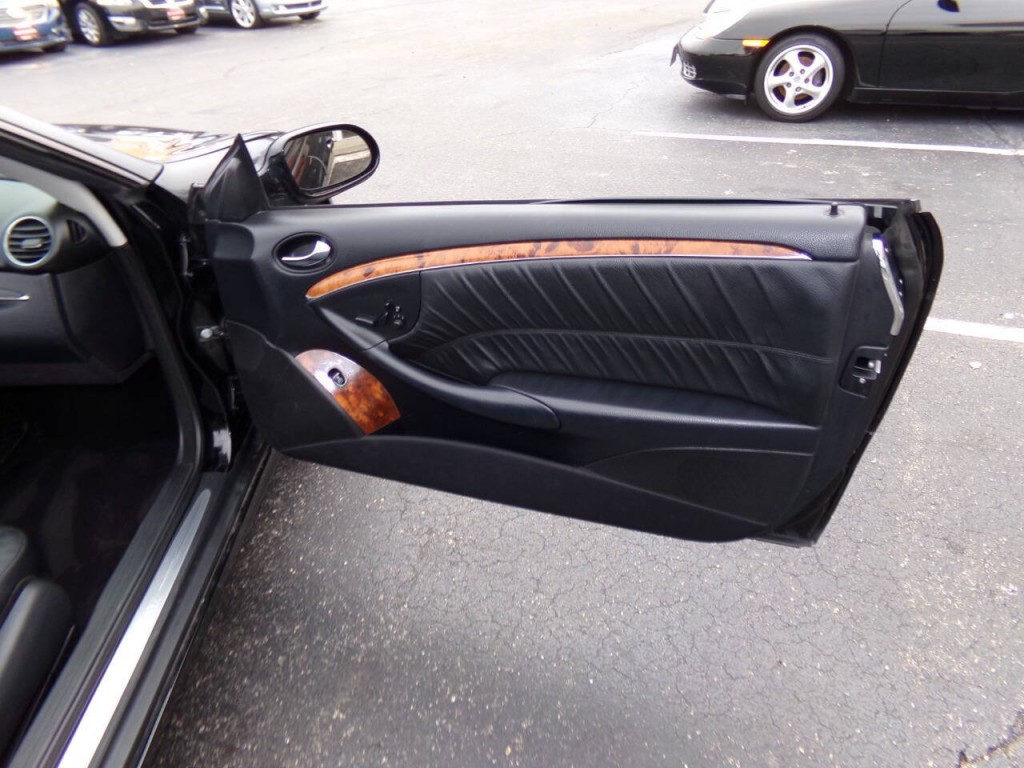 2009 Mercedes-Benz CLK-Class Image 18