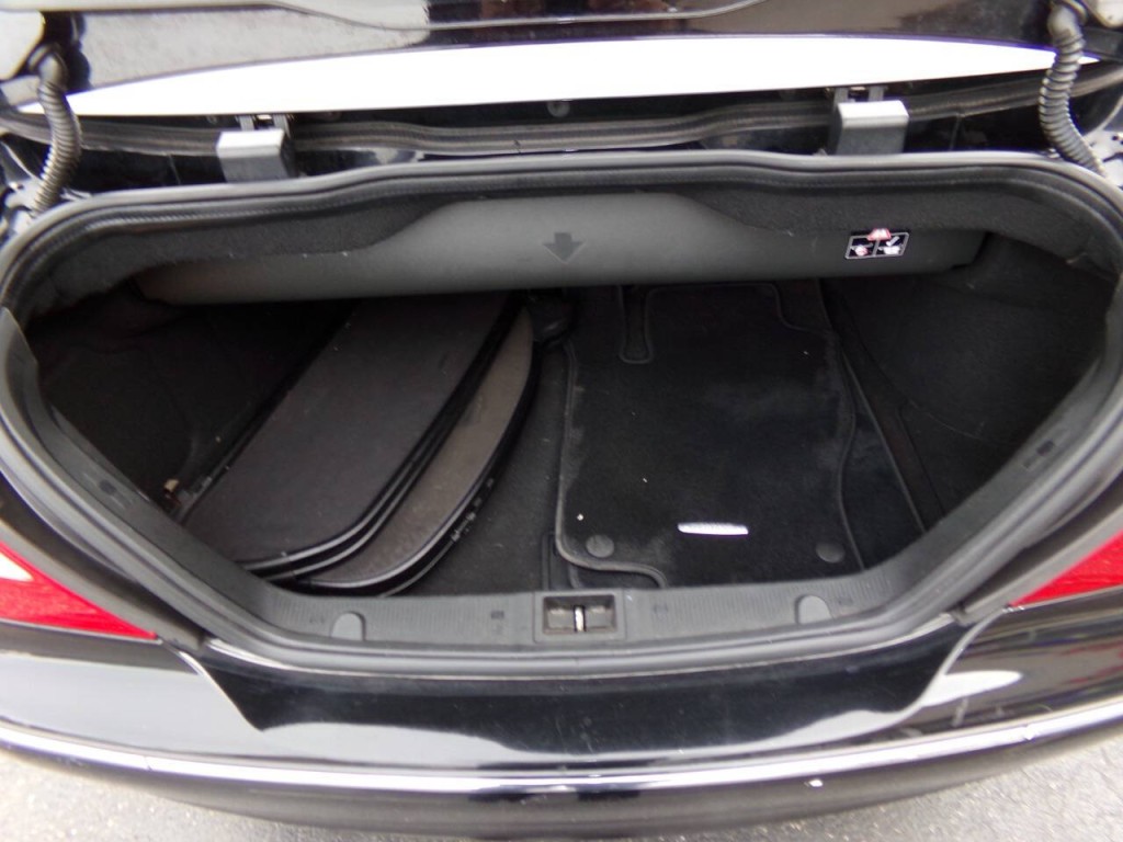 2009 Mercedes-Benz CLK-Class Image 26