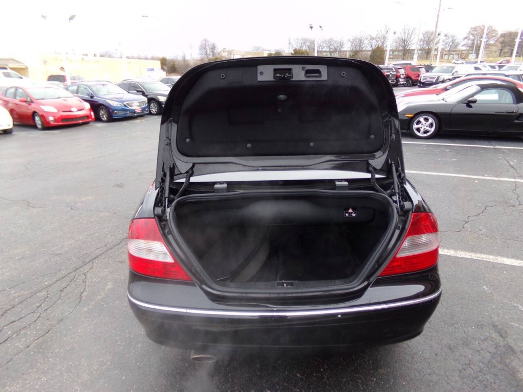 2009 Mercedes-Benz CLK-Class Image 27