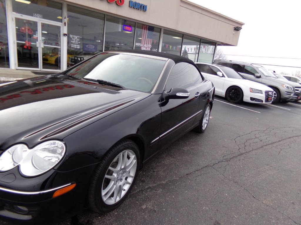 2009 Mercedes-Benz CLK-Class Image 28