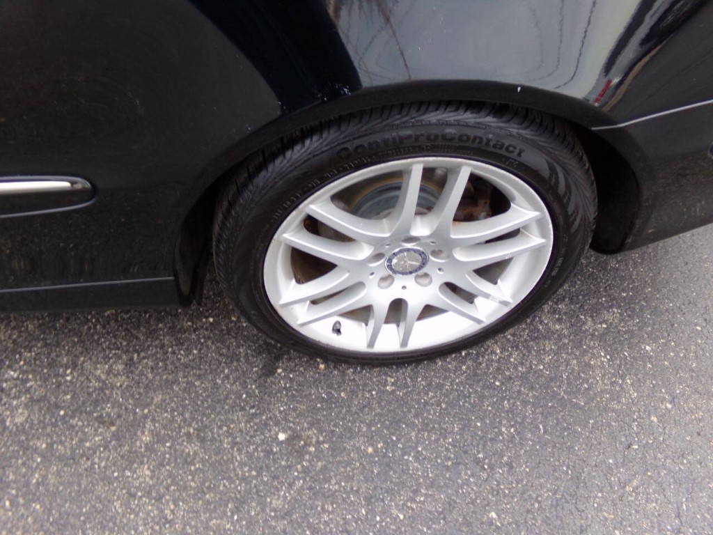 2009 Mercedes-Benz CLK-Class Image 31