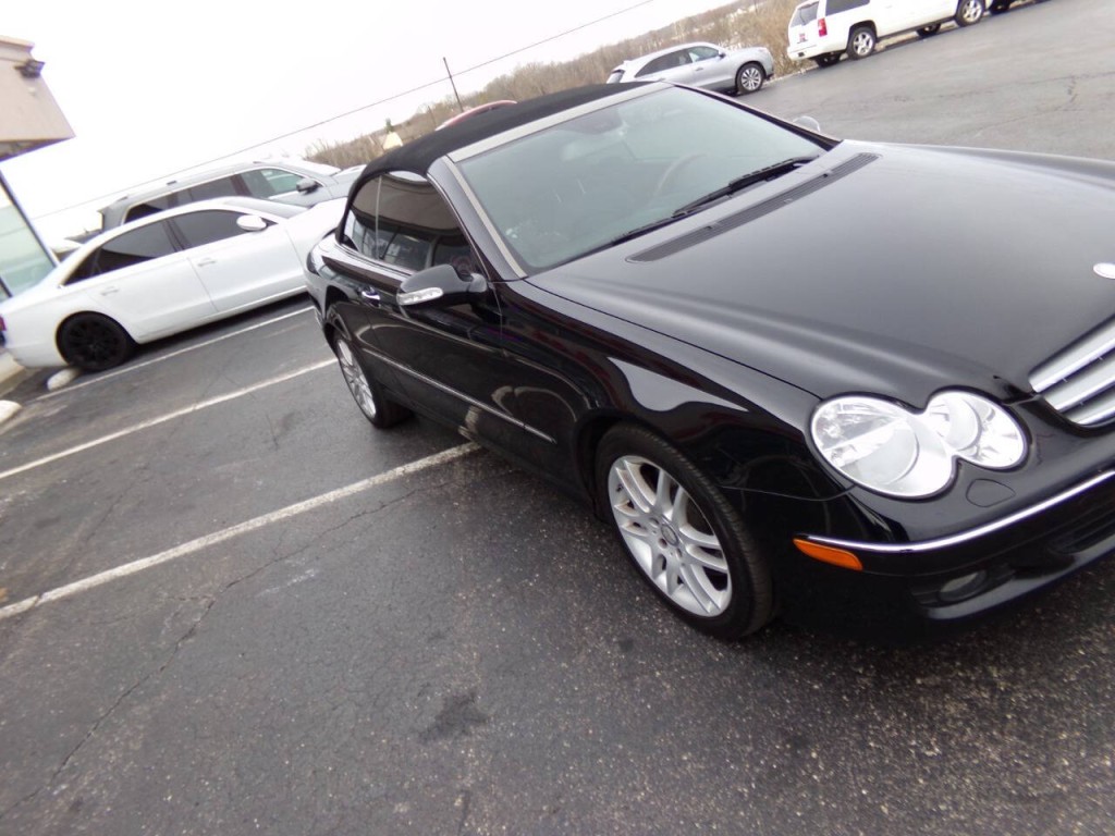 2009 Mercedes-Benz CLK-Class Image 38