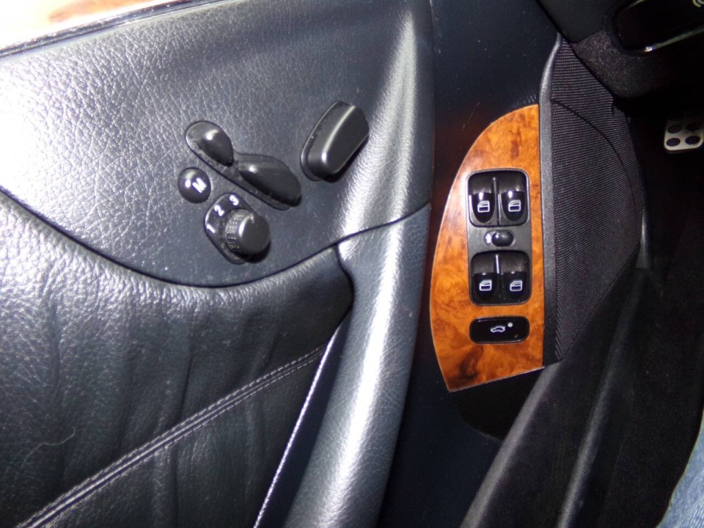 2009 Mercedes-Benz CLK-Class Image 45