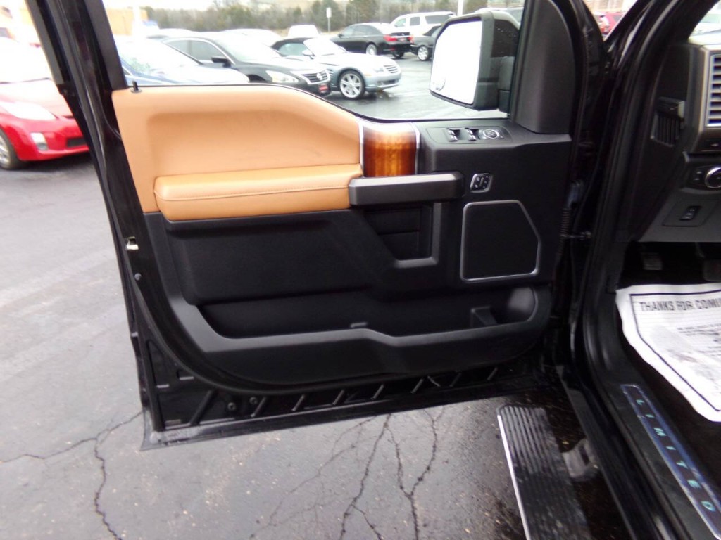 2017 Ford F-150 Image 12