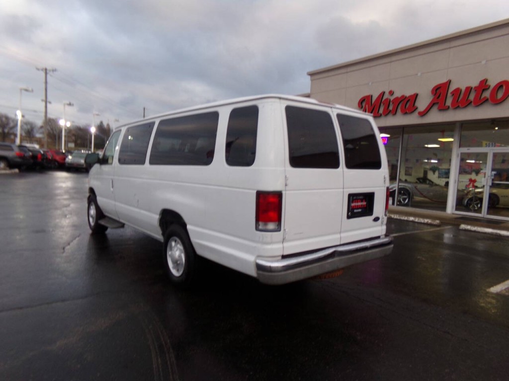 2001 Ford E-Series Image 8