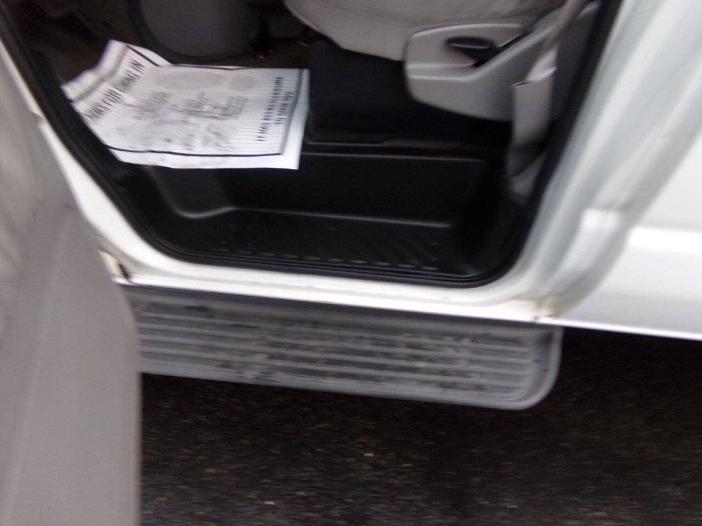 2001 Ford E-Series Image 12