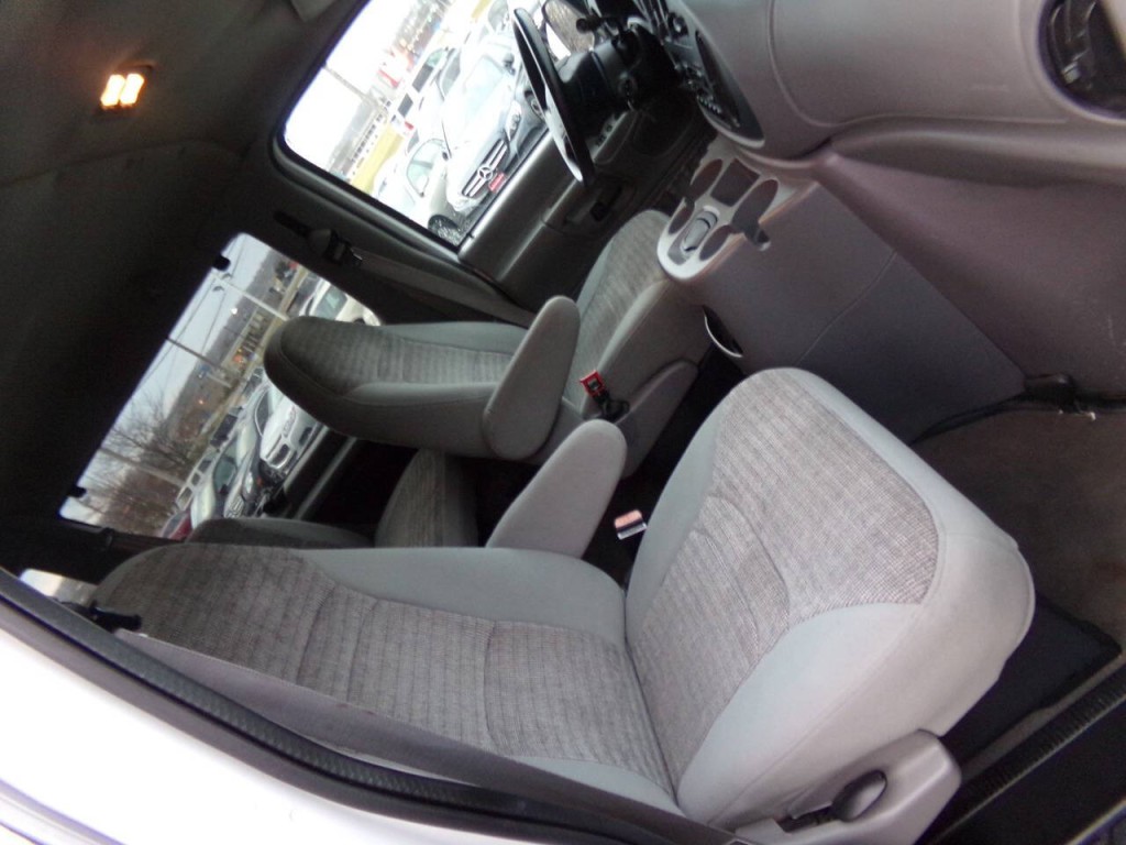 2001 Ford E-Series Image 15