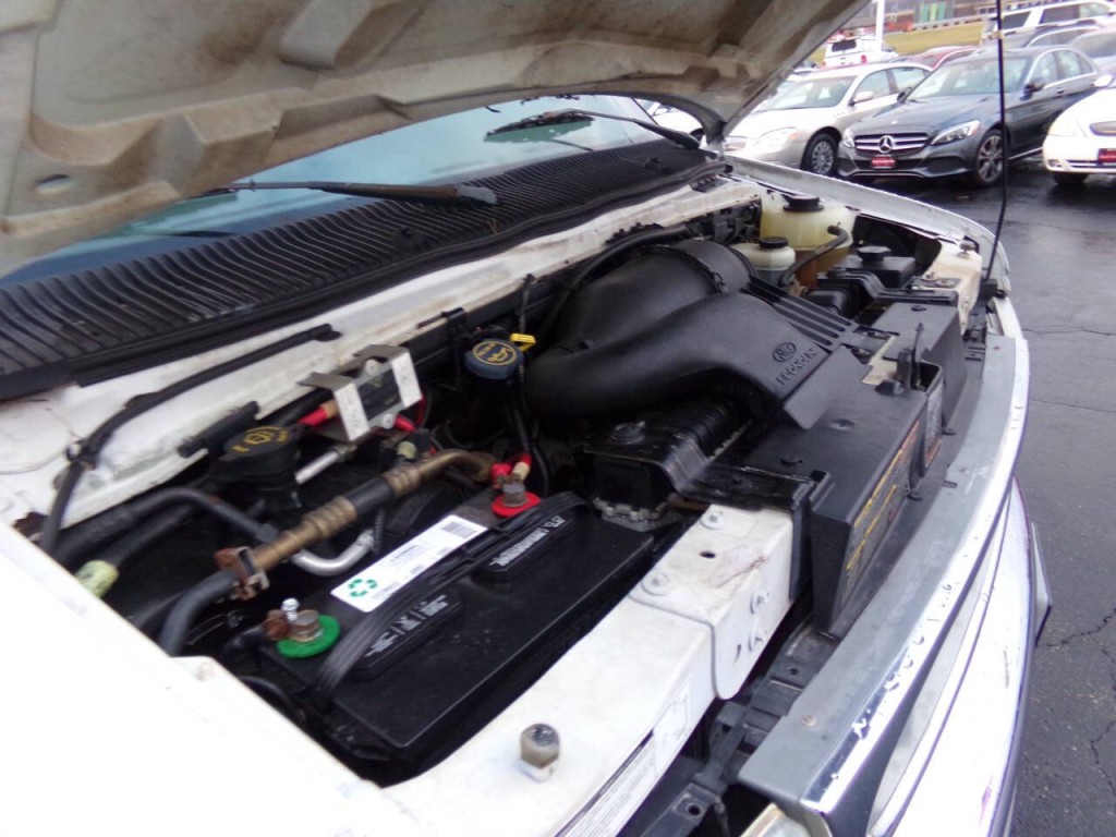 2001 Ford E-Series Image 29