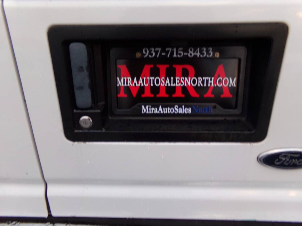 2001 Ford E-Series Image 38