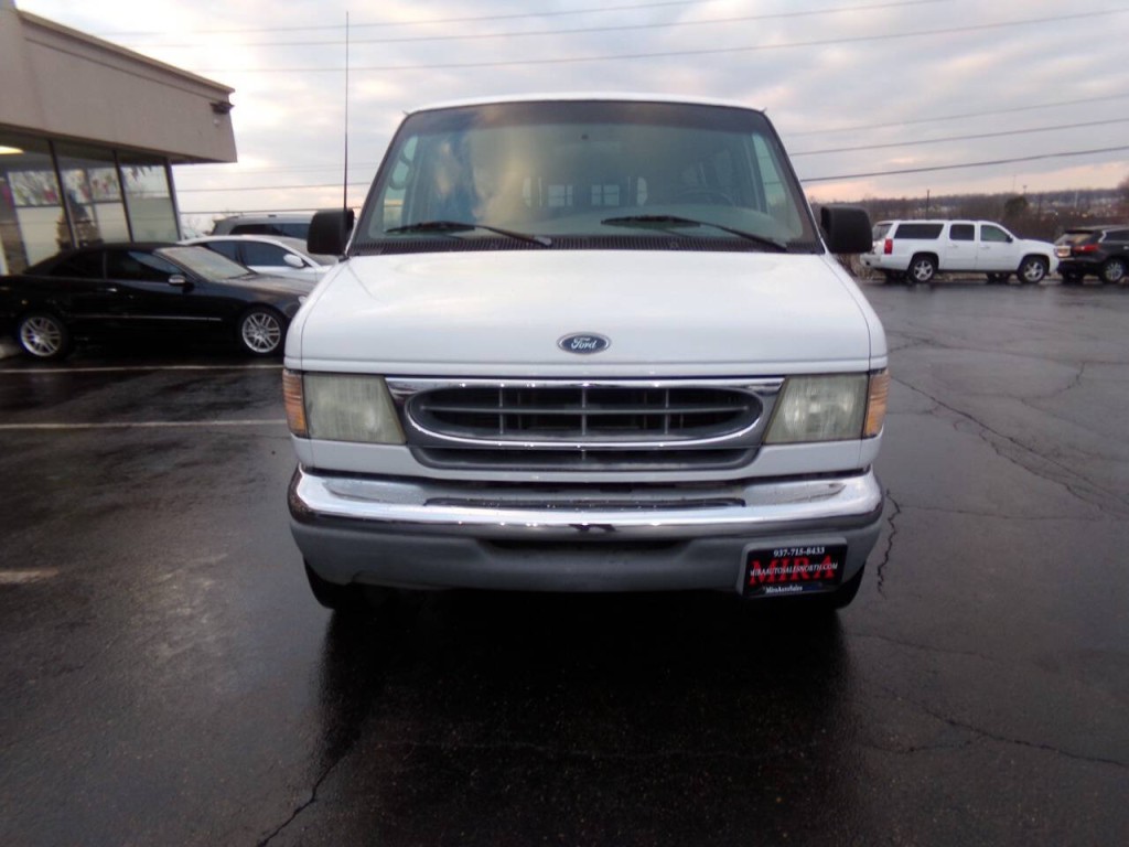 2001 Ford E-Series Image 46
