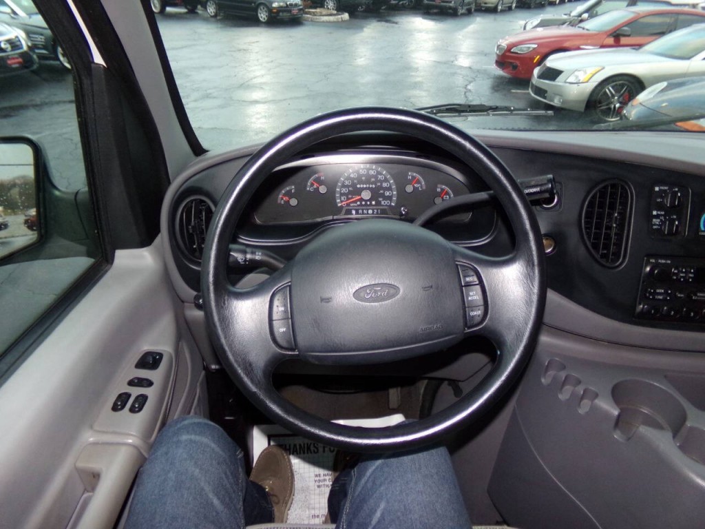2001 Ford E-Series Image 50