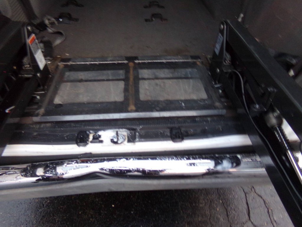 2001 Ford E-Series Image 66