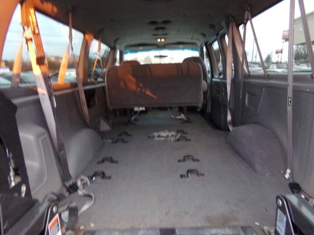 2001 Ford E-Series Image 68