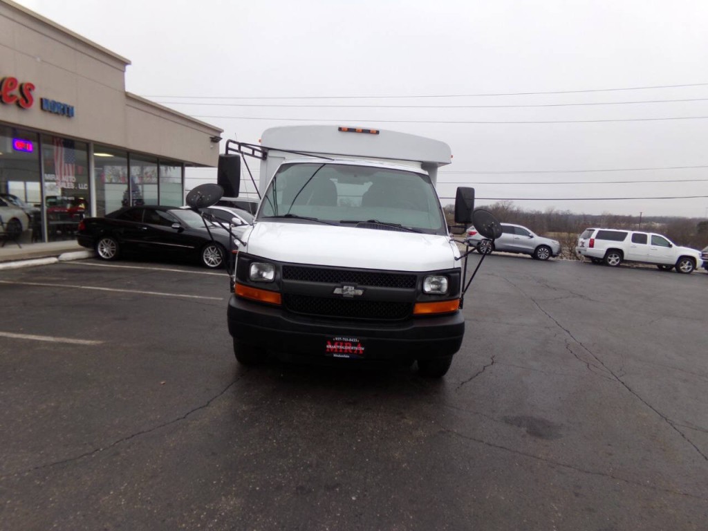 2007 Chevrolet Express Image 3