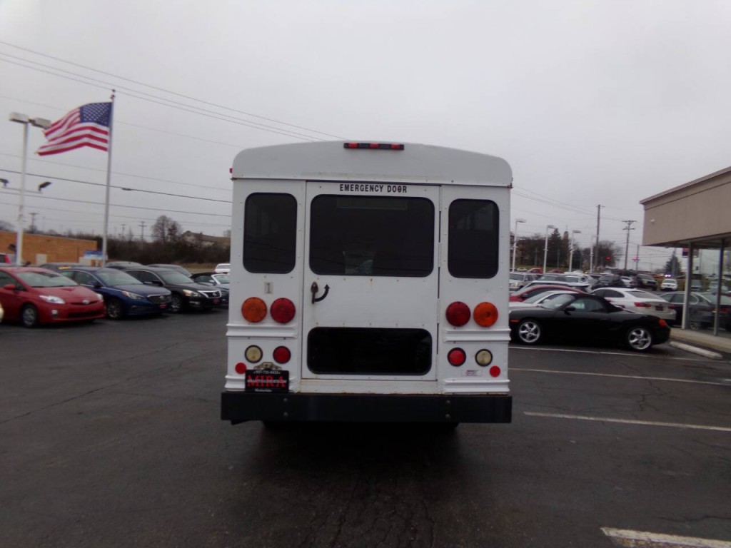 2007 Chevrolet Express Image 7