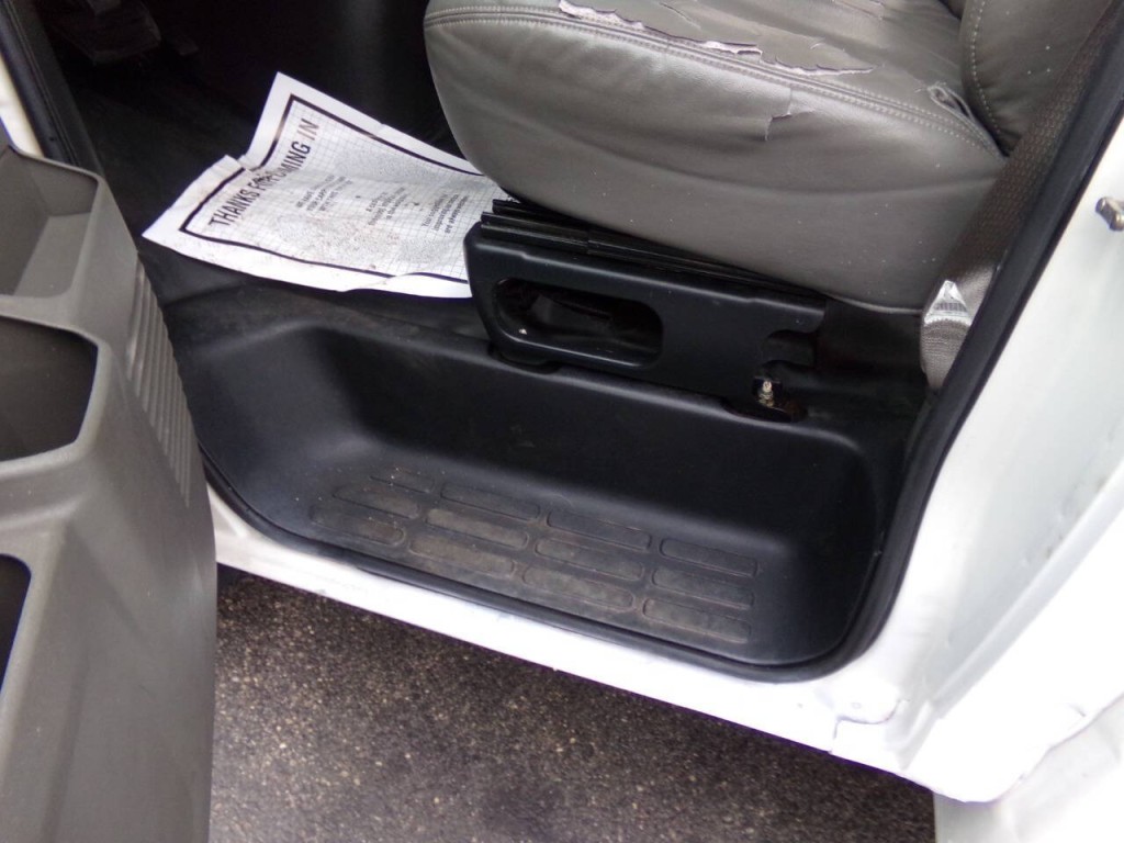 2007 Chevrolet Express Image 12