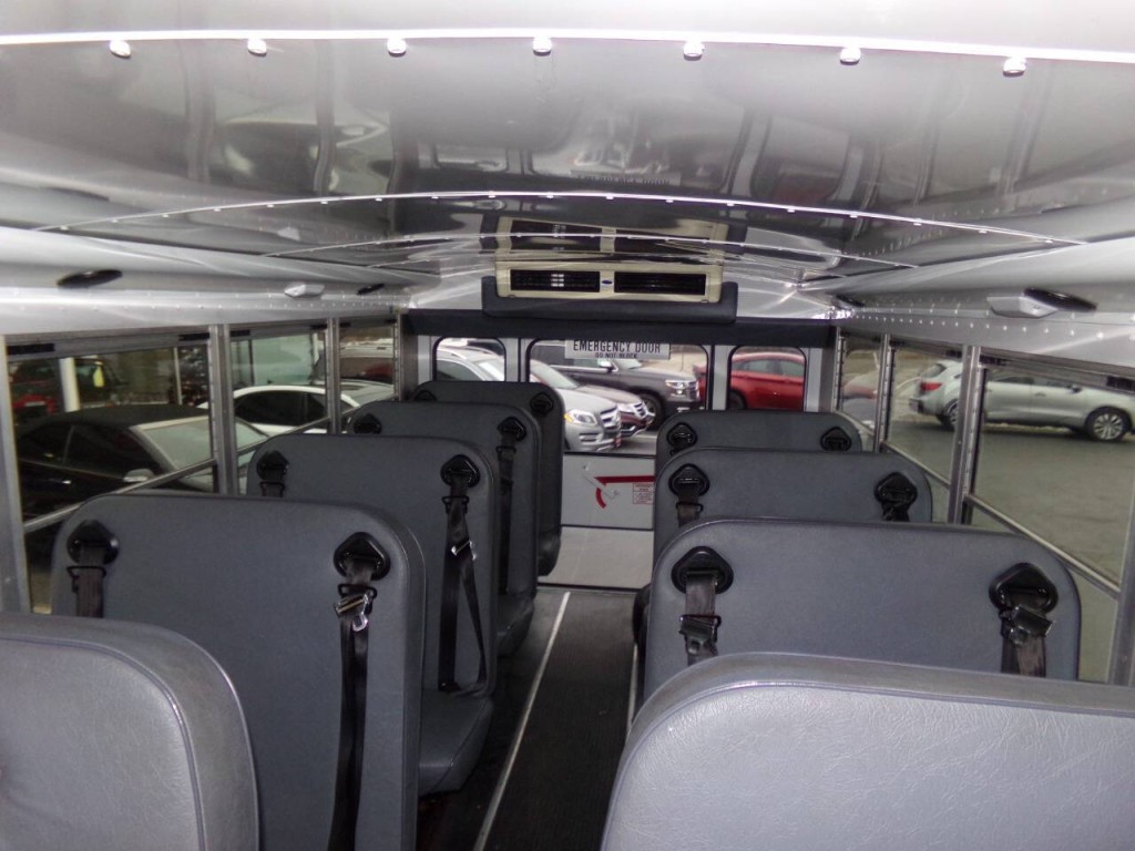 2007 Chevrolet Express Image 29