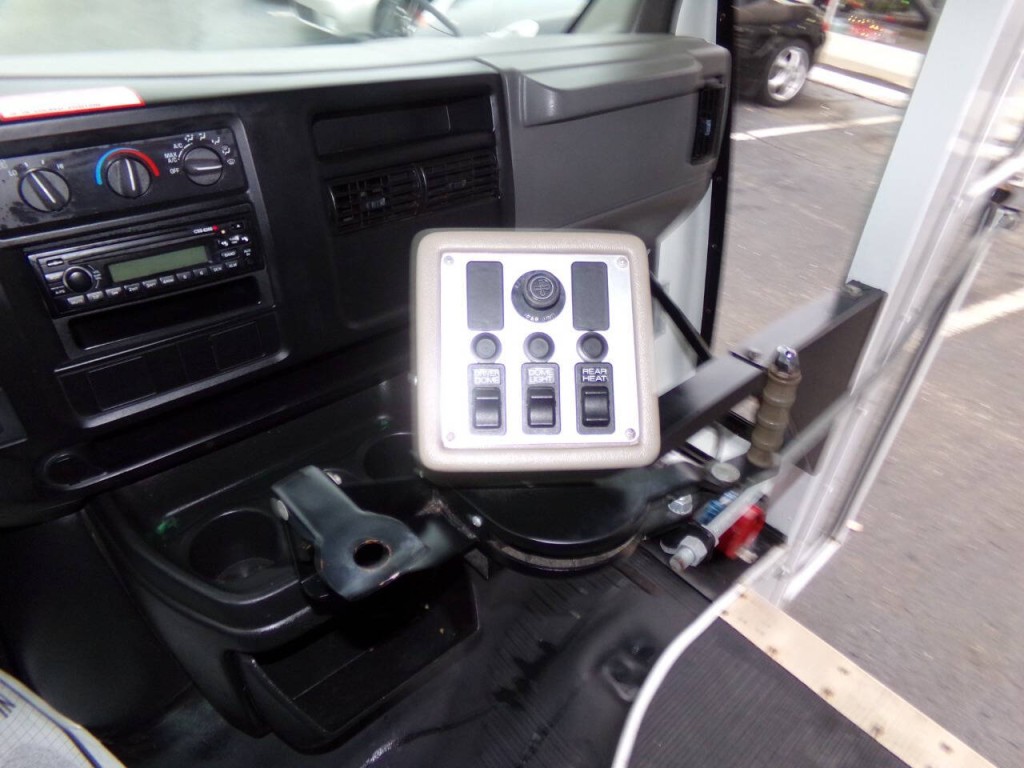 2007 Chevrolet Express Image 35