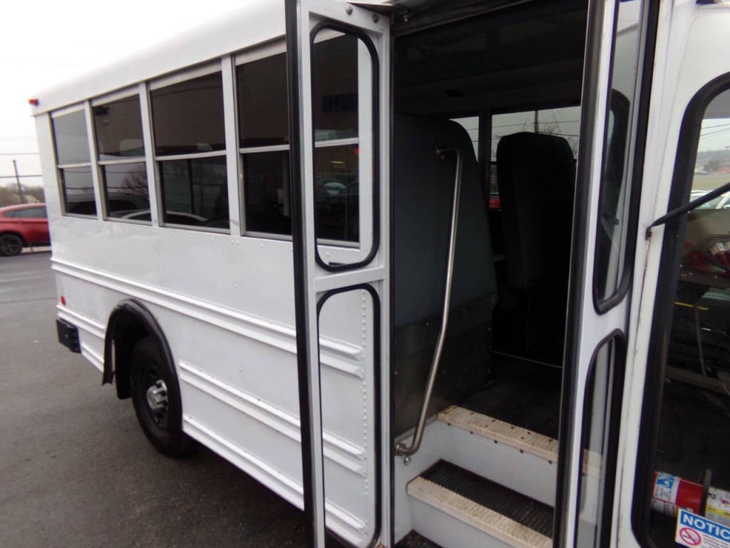 2007 Chevrolet Express Image 37