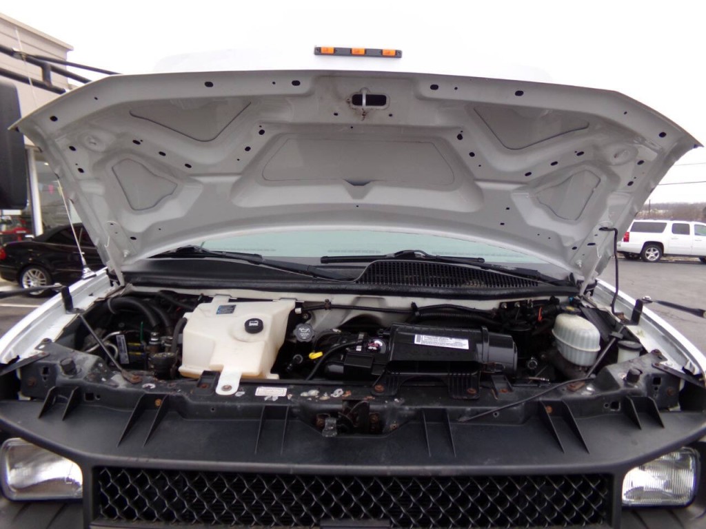 2007 Chevrolet Express Image 50