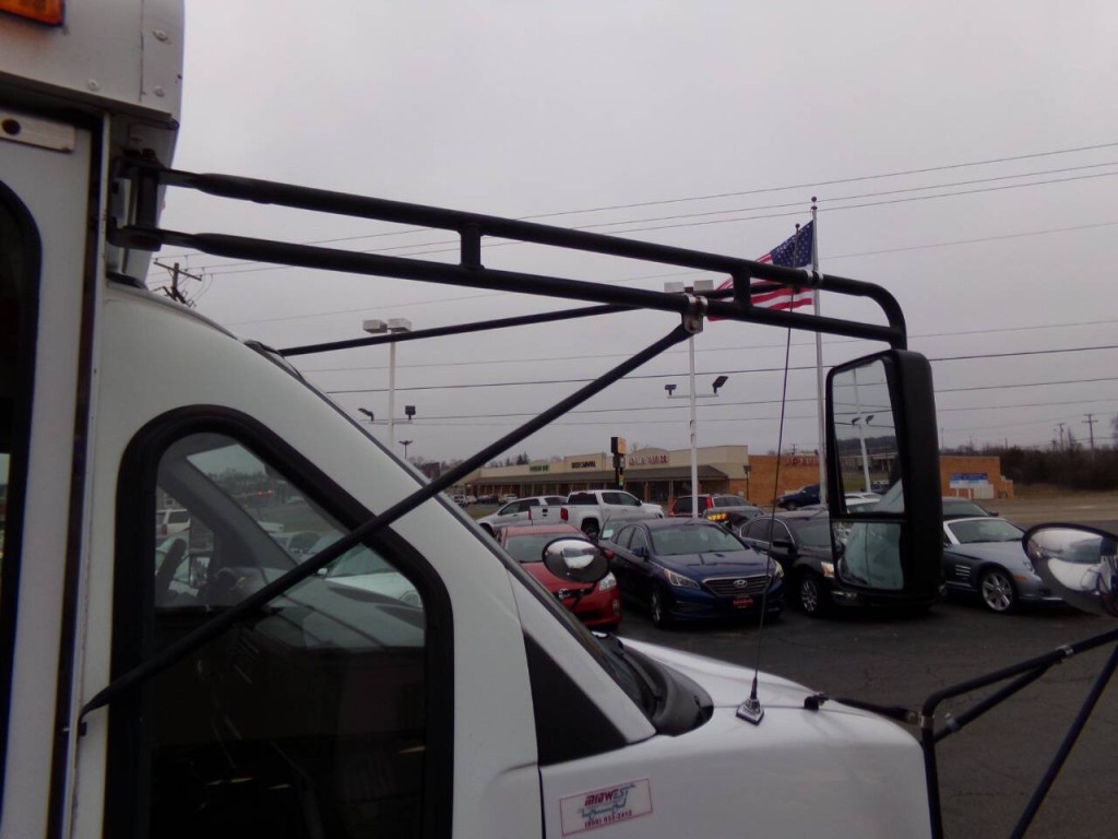 2007 Chevrolet Express Image 63