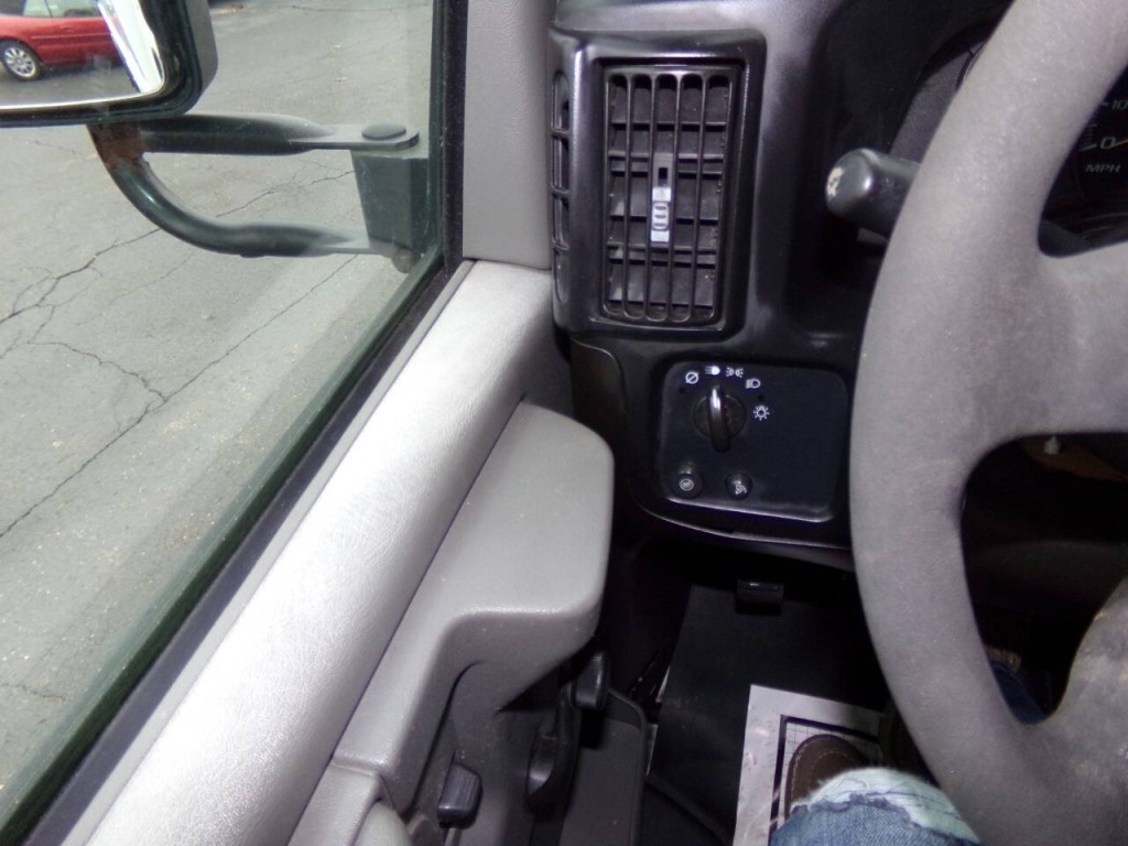 2007 Chevrolet Express Image 71