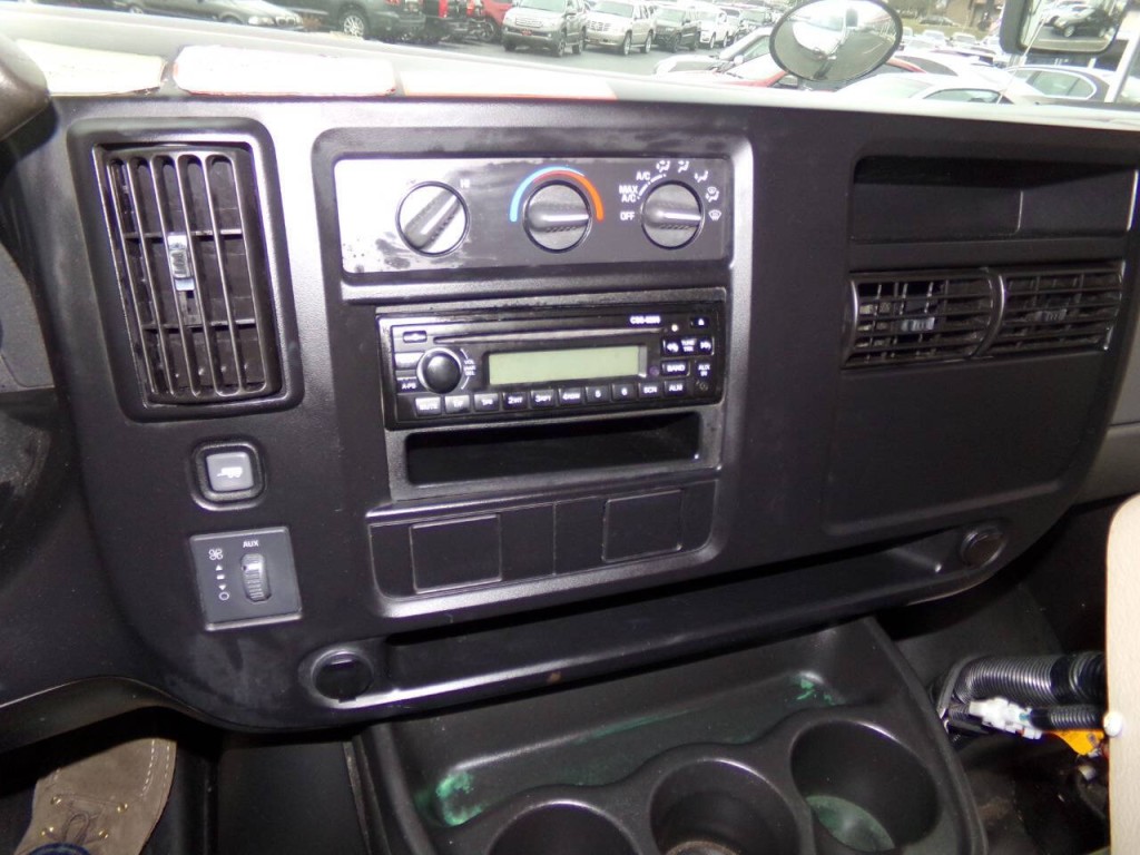 2007 Chevrolet Express Image 72