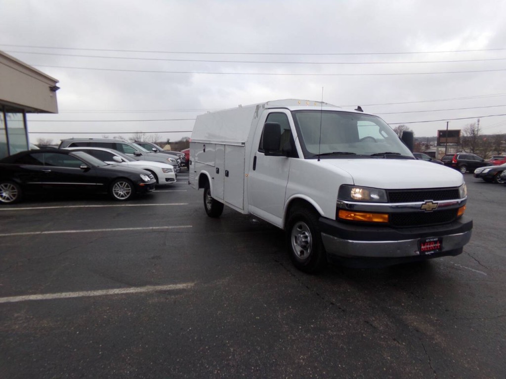 2019 Chevrolet Express Image 4