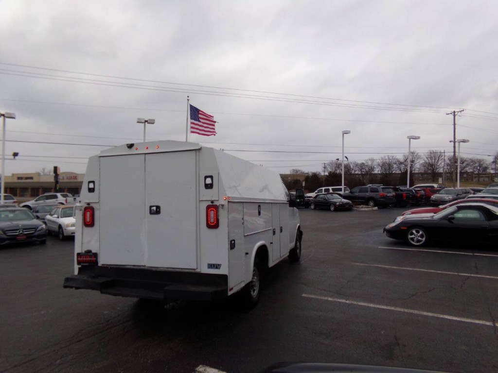 2019 Chevrolet Express Image 6